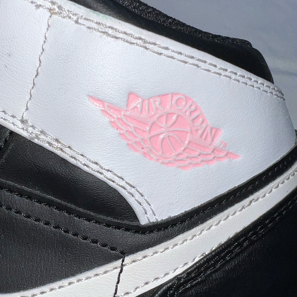 Air Jordan 1 Mid Black/White/Pink Kids Shoe Size 5.5Y - Picture 13 of 14